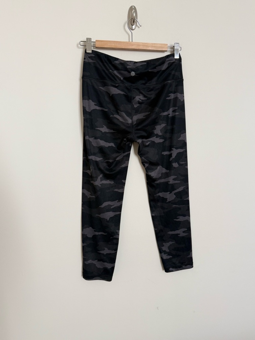 Athleta Girl Black Camo High Rise Capri Leggings XXL/16 - Picture 6 of 8